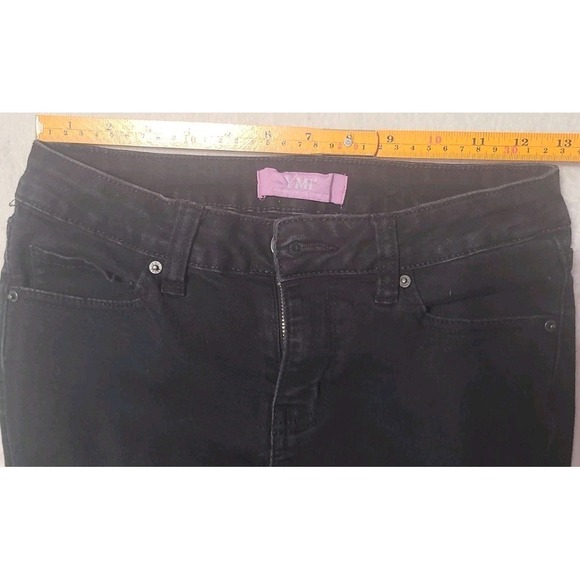 YMI‎ WannaBettaButt Black Distressed Flare Jeans Women's Size 7/28 Raw Hem - Picture 6 of 9